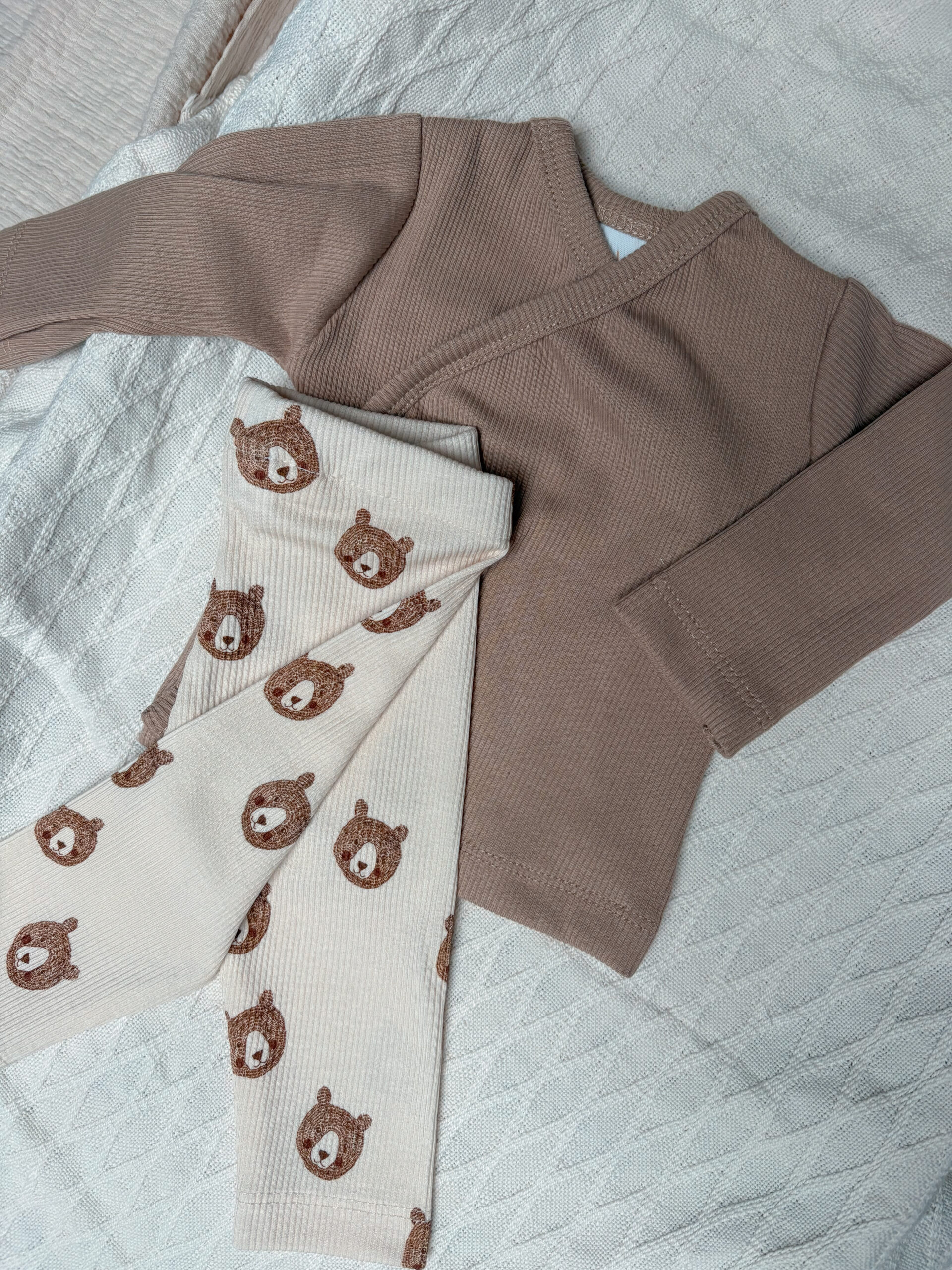 overslagshirtje bruin baby