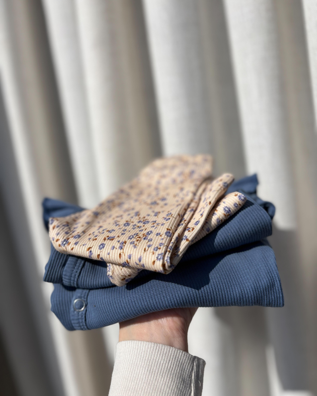 neutrale babyoutfit